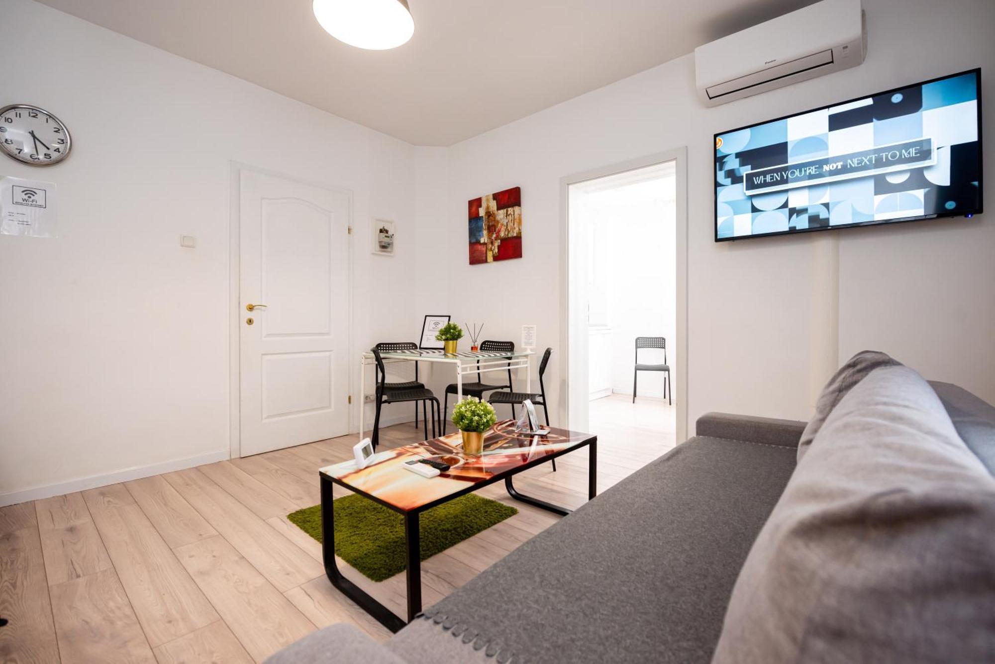 Ideal Center Apartment