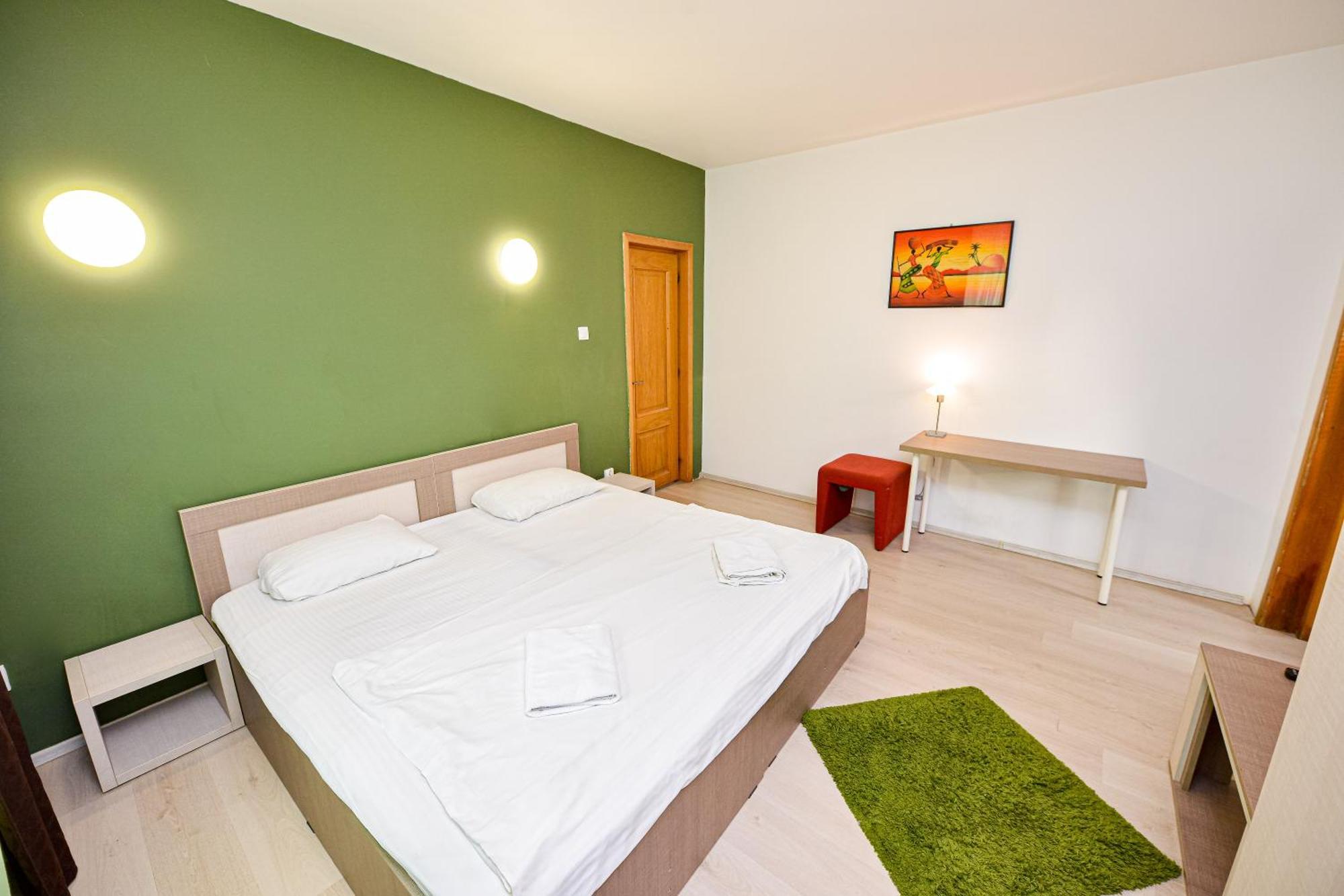 Ideal Center Apartment