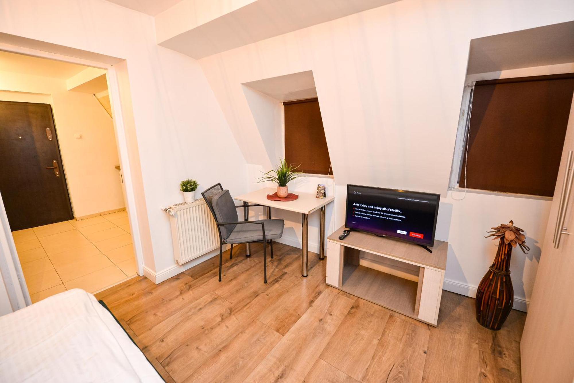Ideal Center Apartment *